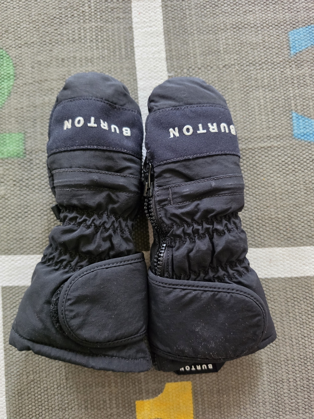 Burton Kids' Black Snow Mittens